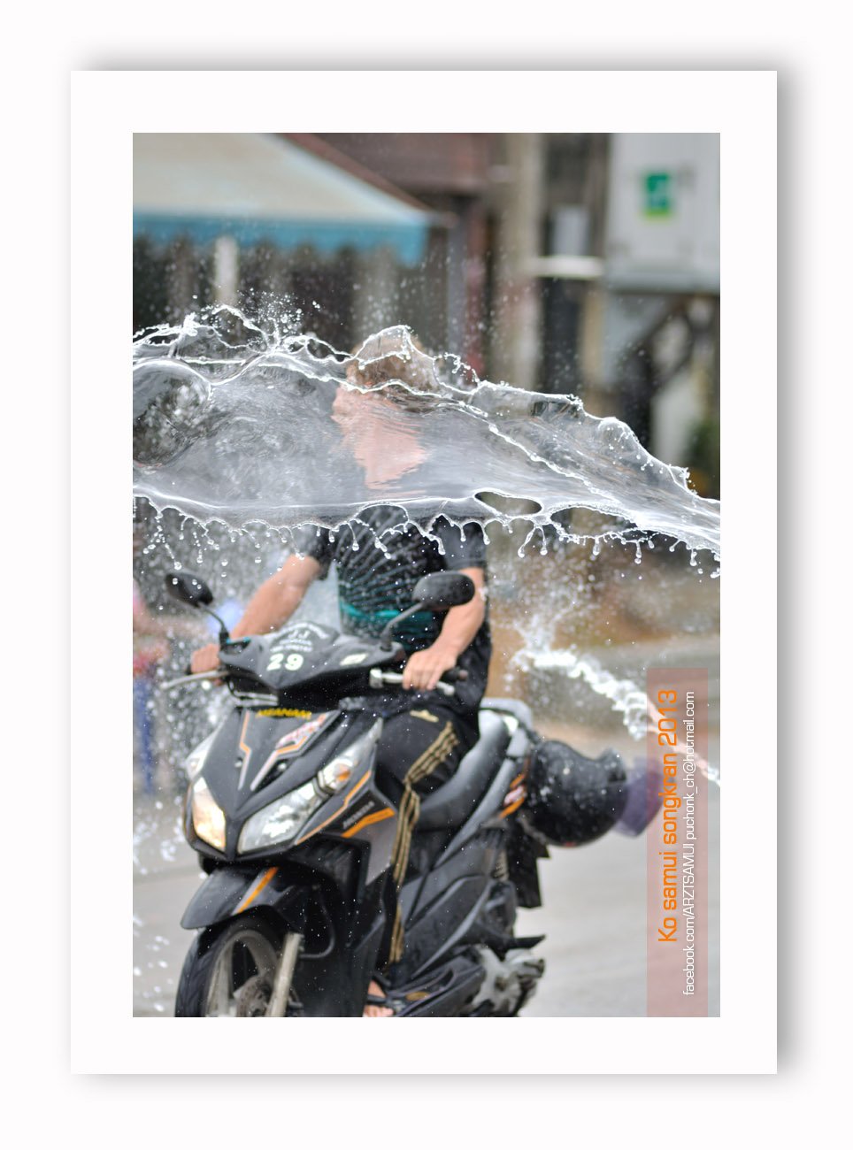 Photo :  , 964x1300 pixel 192,535 bytes