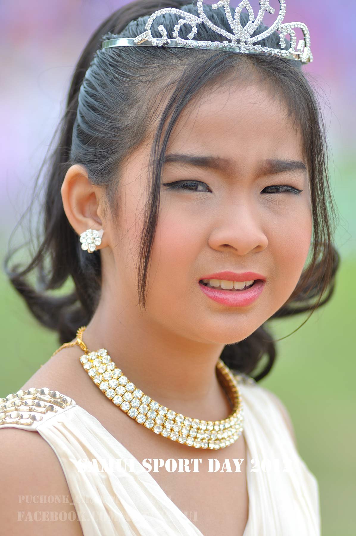 Photo :  , 1196x1800 pixel 196,875 bytes